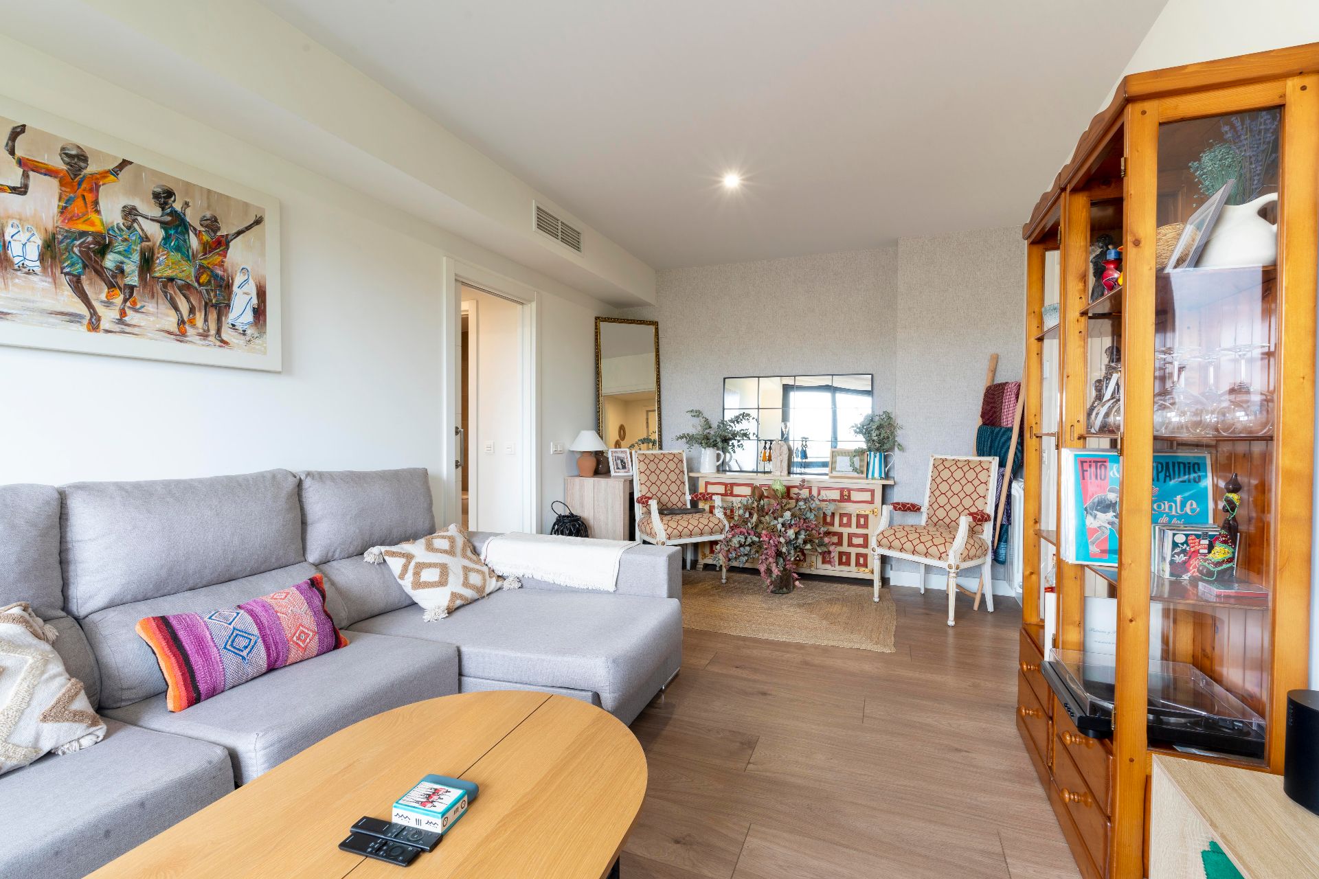 Living room of Flat to rent in La Moraleja  with Air Conditioner, Heating and Parquet flooring