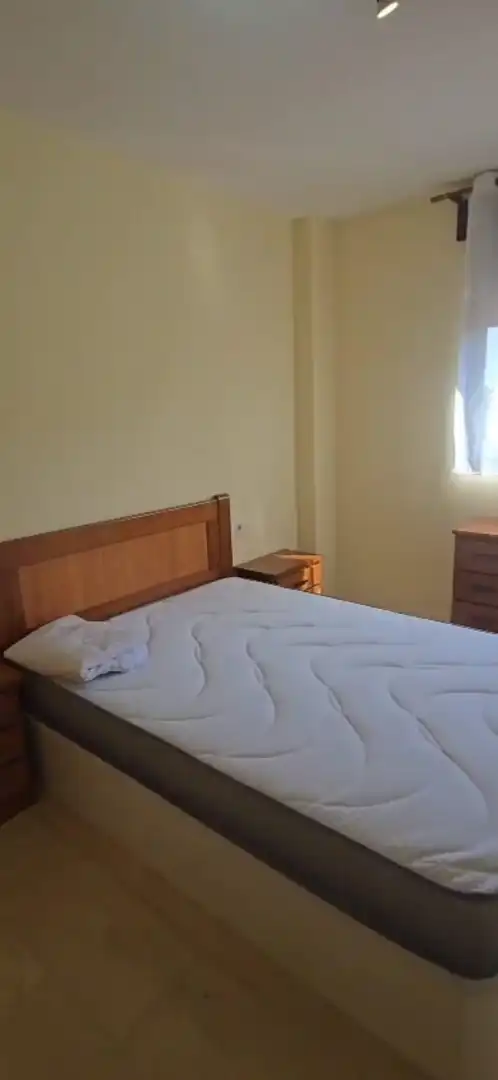 Dormitori de Apartament de lloguer en Alfara del Patriarca amb Jardí privat, Moblat i Forn