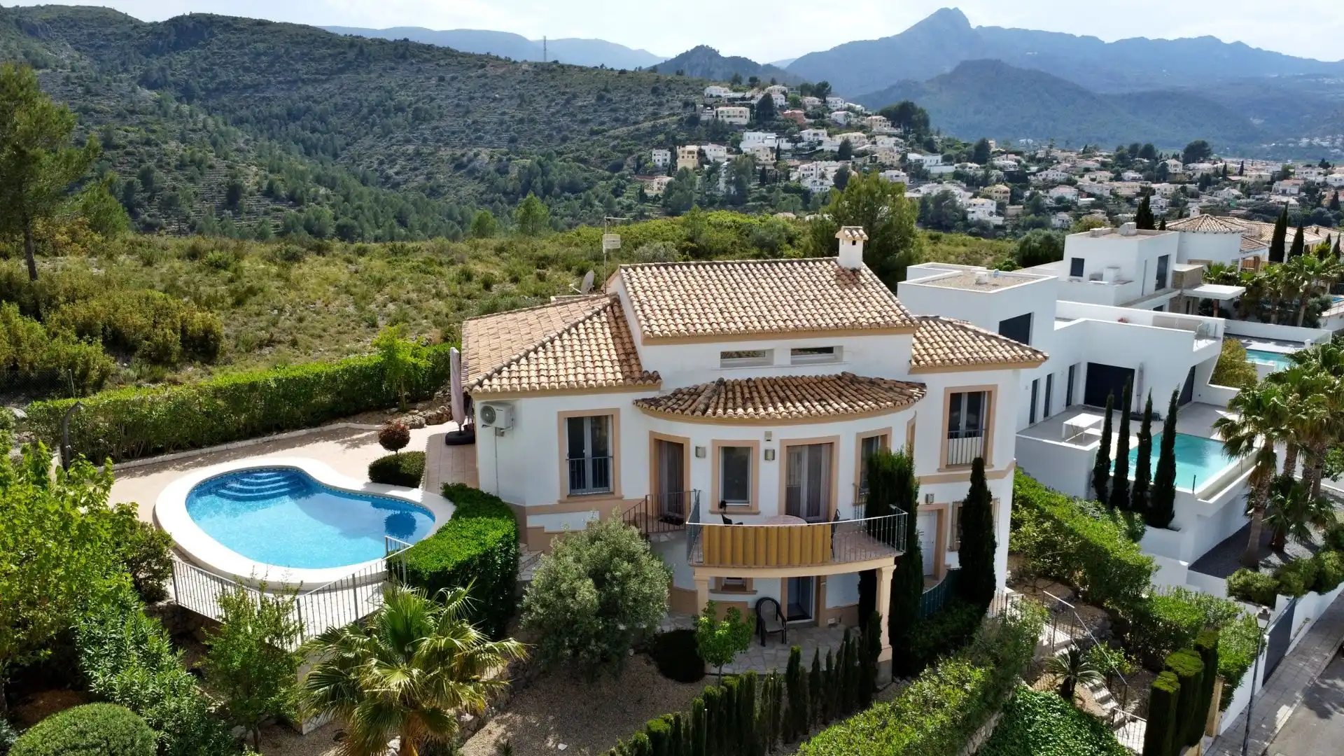 Vista exterior de Casa o chalet en venta en Orba con Aire acondicionado, Calefacción y Jardín privado