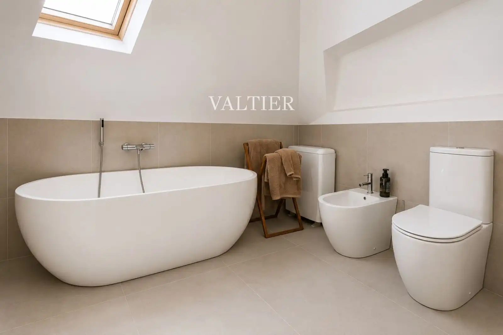 Baño de Dúplex en venta en Madrid con Aire acondicionado, Calefacción y Terraza