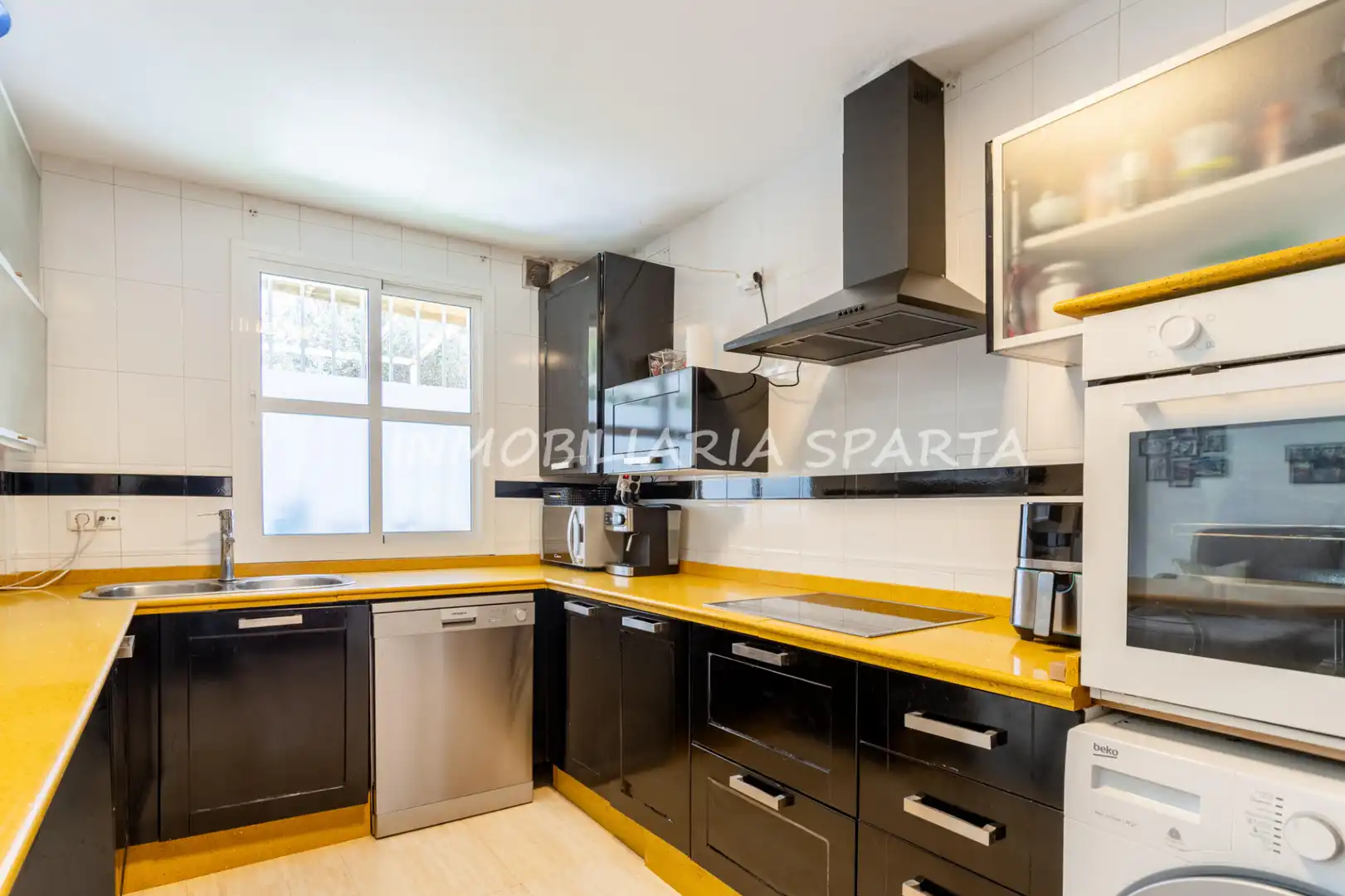 Kitchen of Detached homes for sale in Espartinas  with Air Conditioner and Heating
