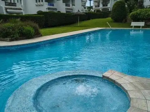 Schwimmbecken von Dachboden zum Verkauf in Pals mit Terrasse, Möbliert und Gemeinschaftspool