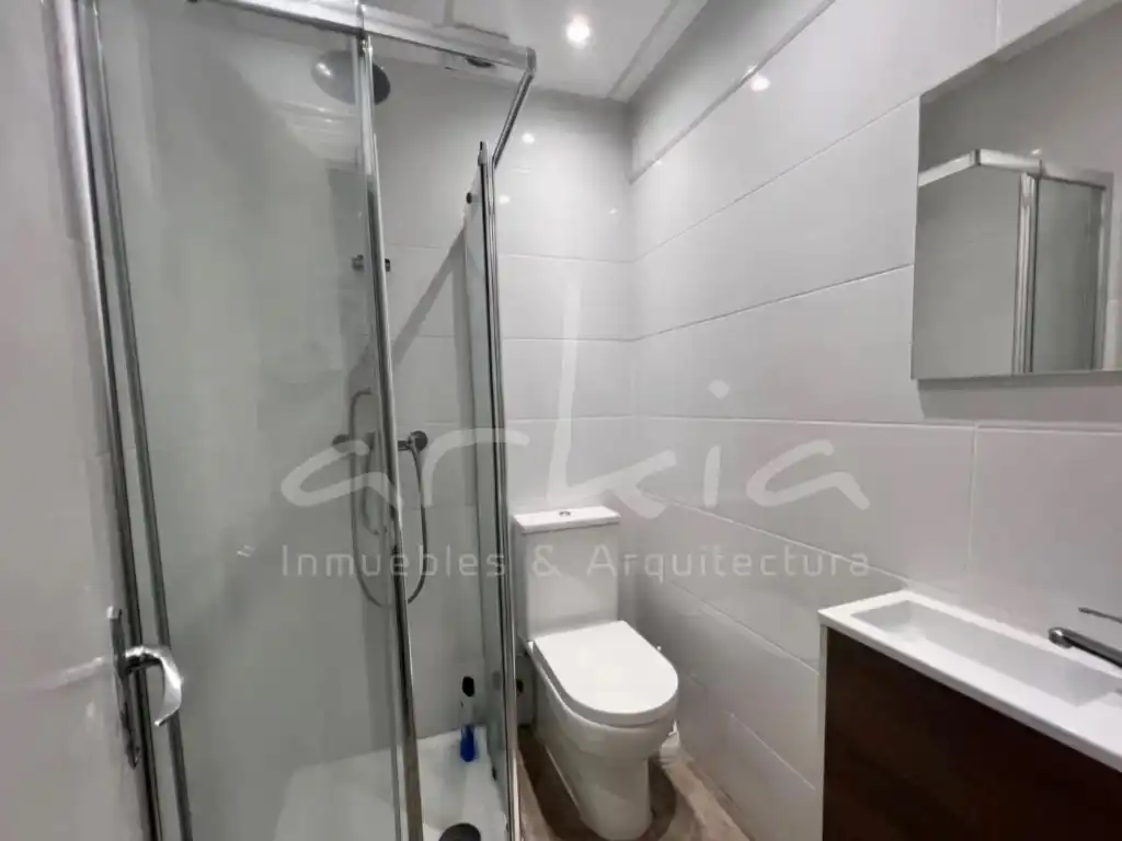 Bathroom of Flat for sale in Paterna
