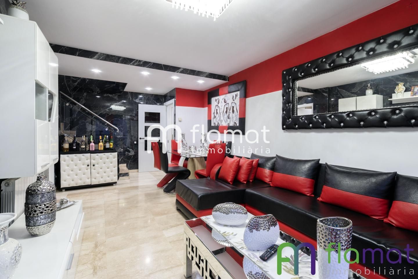 Living room of Duplex for sale in Santa Coloma de Gramenet  with Air Conditioner, Terrace and Furnished