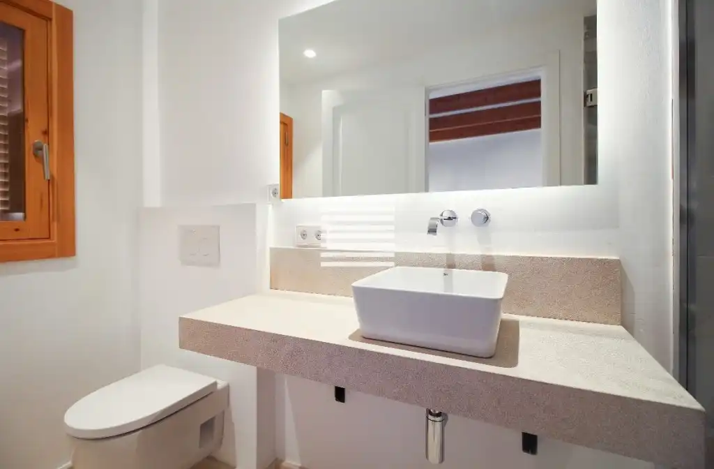 Badezimmer von Einfamilien-Reihenhaus zum Verkauf in Pollença mit Klimaanlage, Terrasse und Schwimmbad