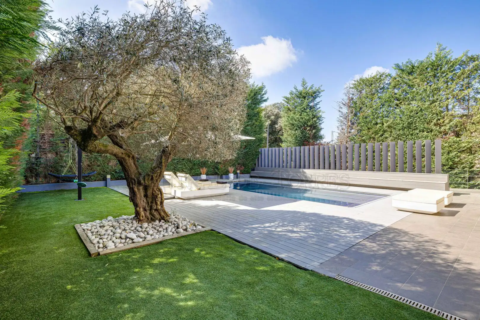 Piscina de Casa o xalet en venda en Sant Cugat del Vallès amb Aire condicionat, Calefacció i Jardí privat