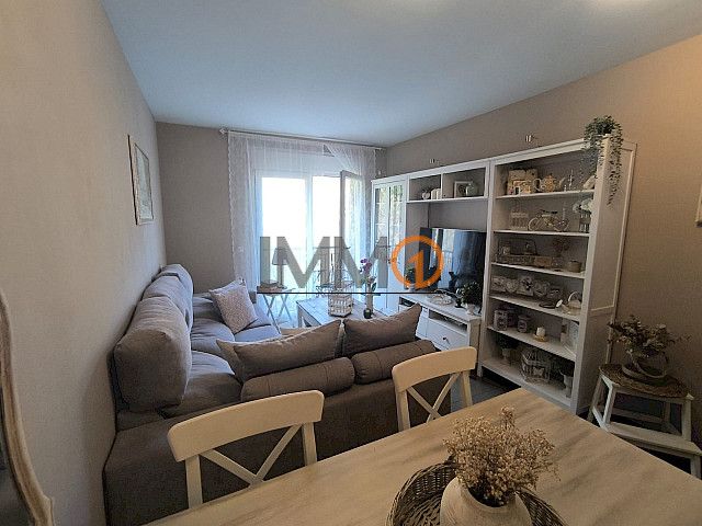Sala de estar de Piso en venta en La Seu d'Urgell con Calefacción, Terraza y Amueblado