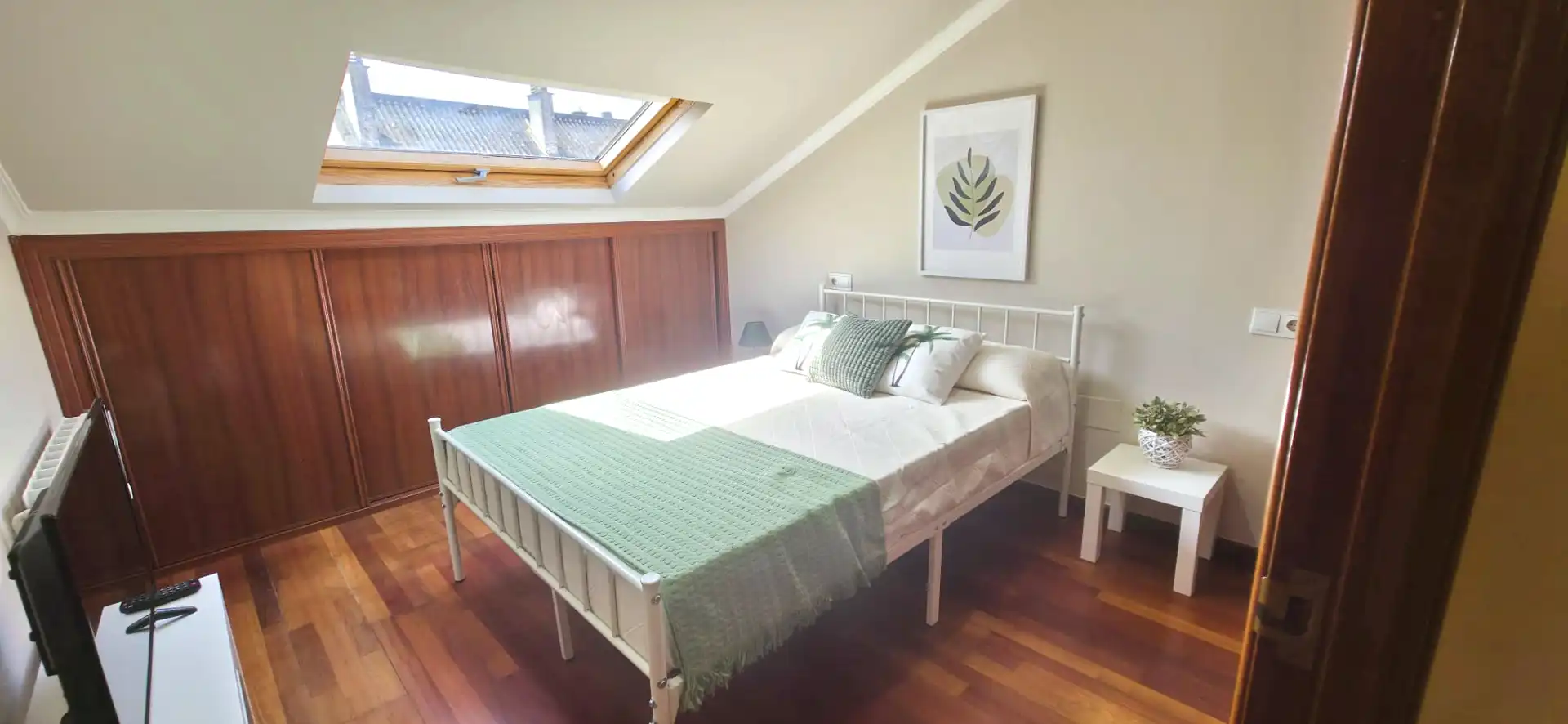 Bedroom of Attic for rent in Ferrol  with Air Conditioner, Heating and Furnished