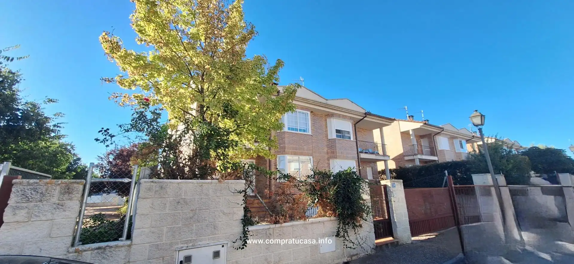 Casa adosada en venta en Calle MISTRAL, Encinillas