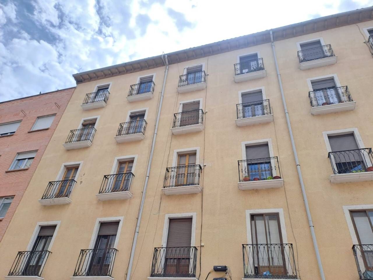 Exterior view of Flat for sale in Burgos Capital  with Heating, Parquet flooring and Balcony