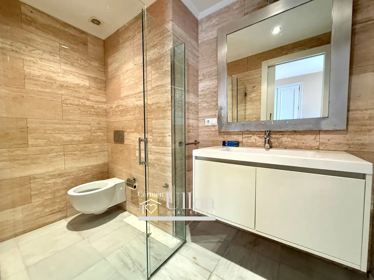 Bany de Apartament en venda en Alicante / Alacant amb Aire condicionat, Calefacció i Jardí privat