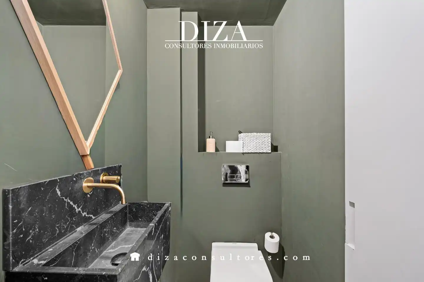Bathroom of Attic for sale in Madrid  with Air Conditioner, Terrace and Storage room