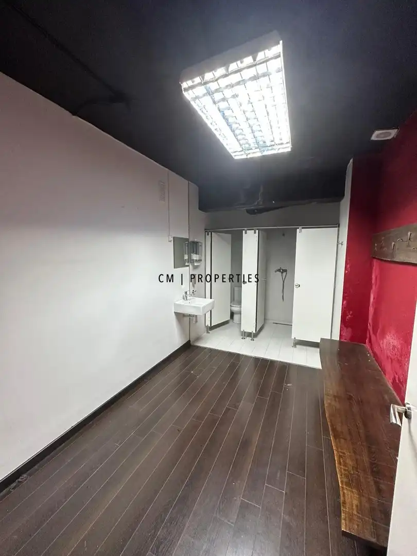 Commercial properties for sale in Valencia  with Air Conditioner