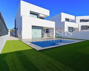 Vista exterior de Casa o xalet de lloguer en Bétera amb Aire condicionat, Calefacció i Jardí privat