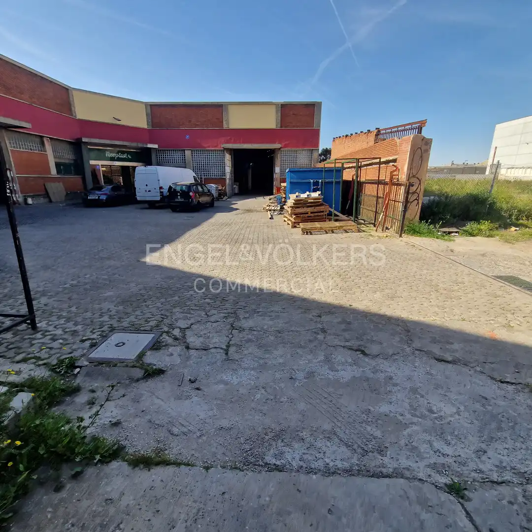 Aparcament de Nau industrial de lloguer en Sant Boi de Llobregat