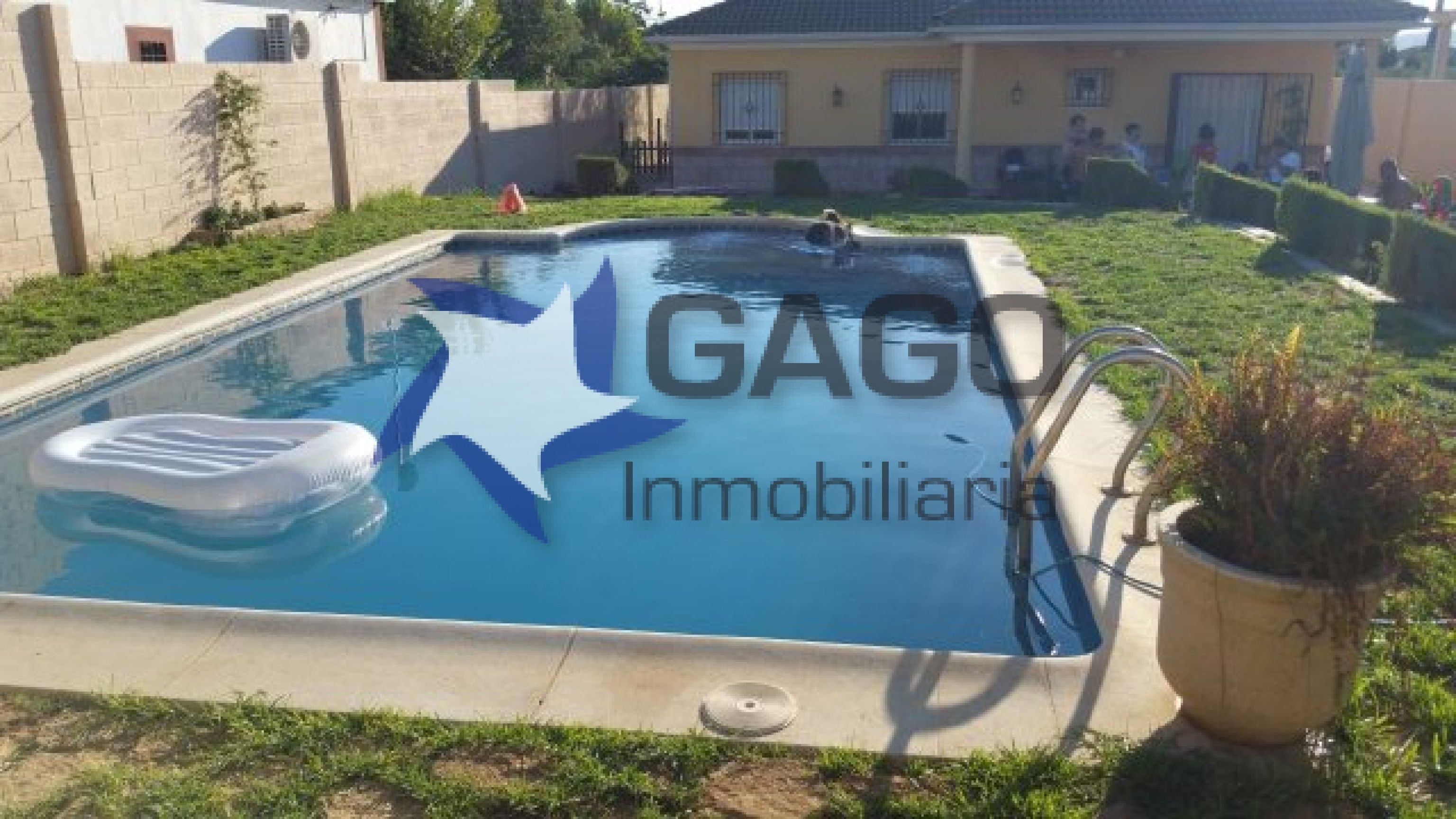 Piscina de Pis de lloguer en  Córdoba Capital amb Calefacció, Terrassa i Traster