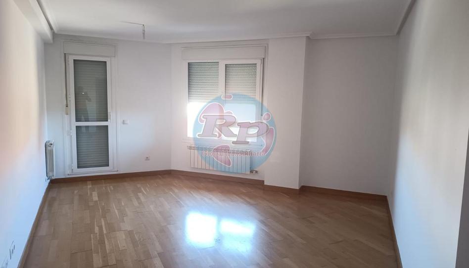 Foto 1 de Dúplex en venta en Armunia, León