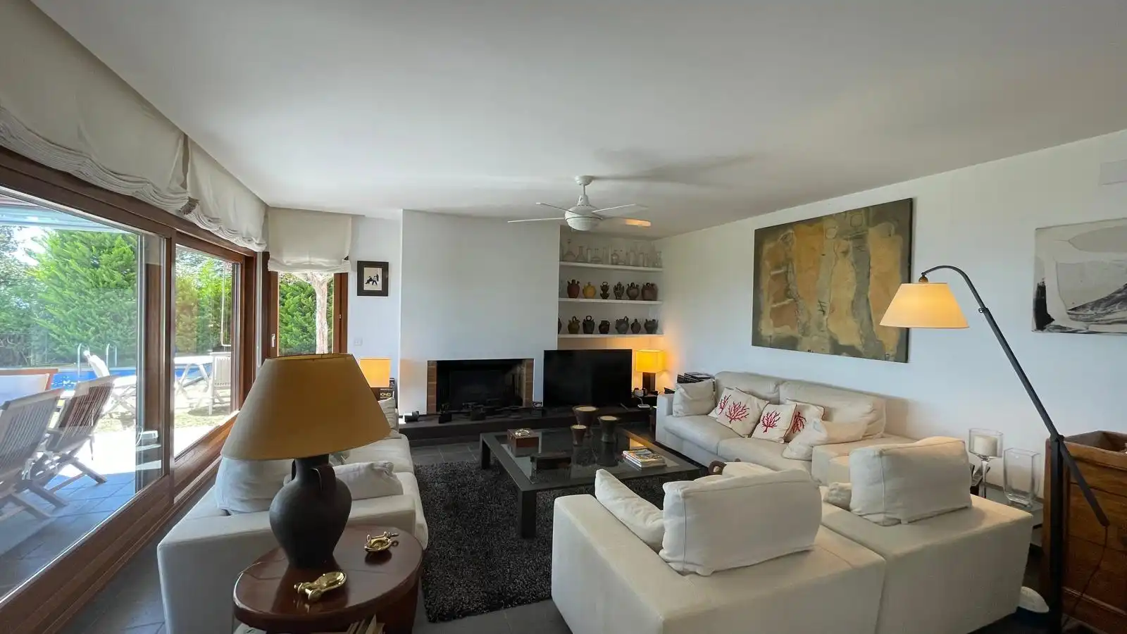 Sala d'estar de Casa o xalet en venda en Palafrugell amb Jardí privat, Terrassa i Traster