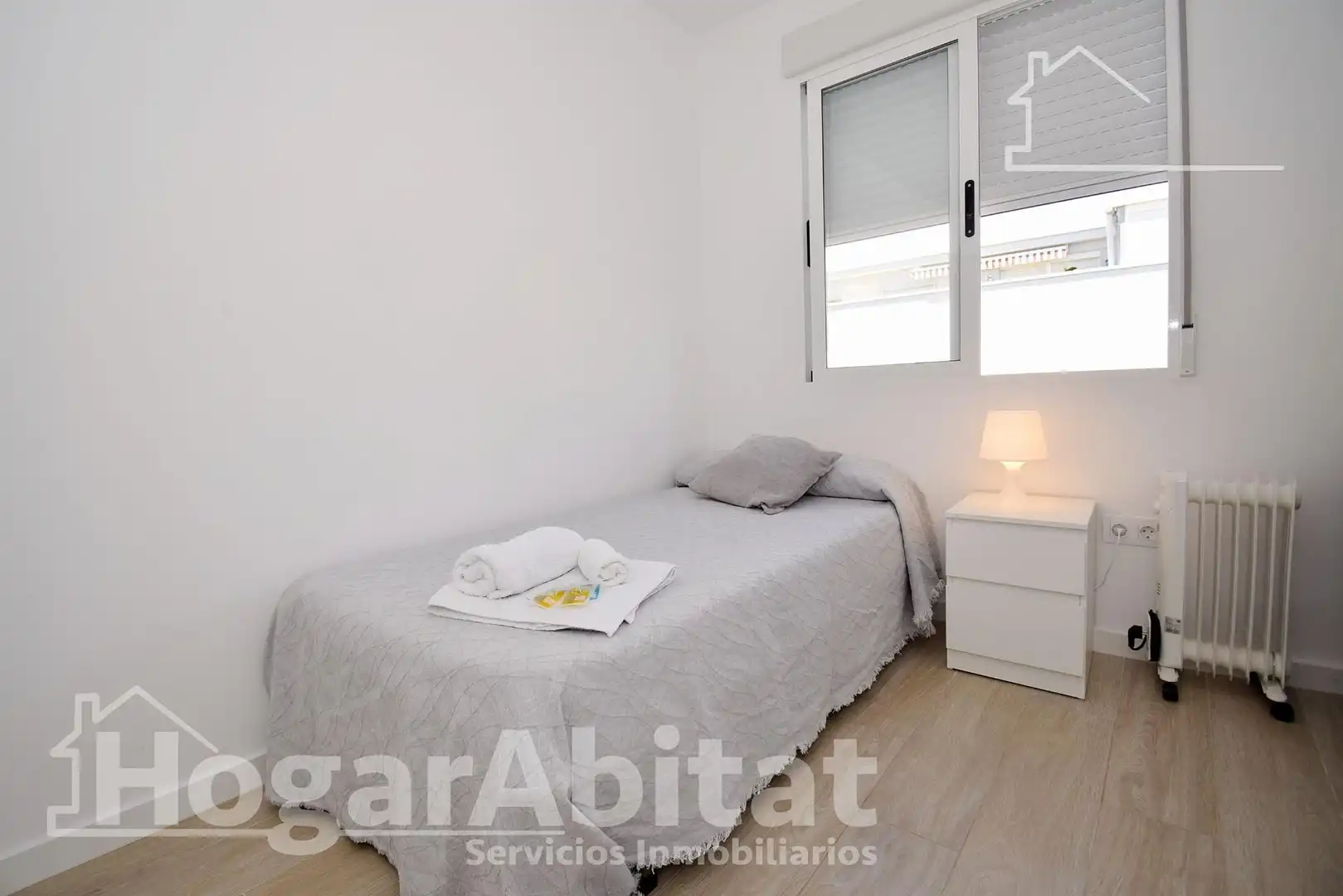Schlafzimmer von Dachboden zum Verkauf in Burriana / Borriana mit Klimaanlage, Heizung und Terrasse