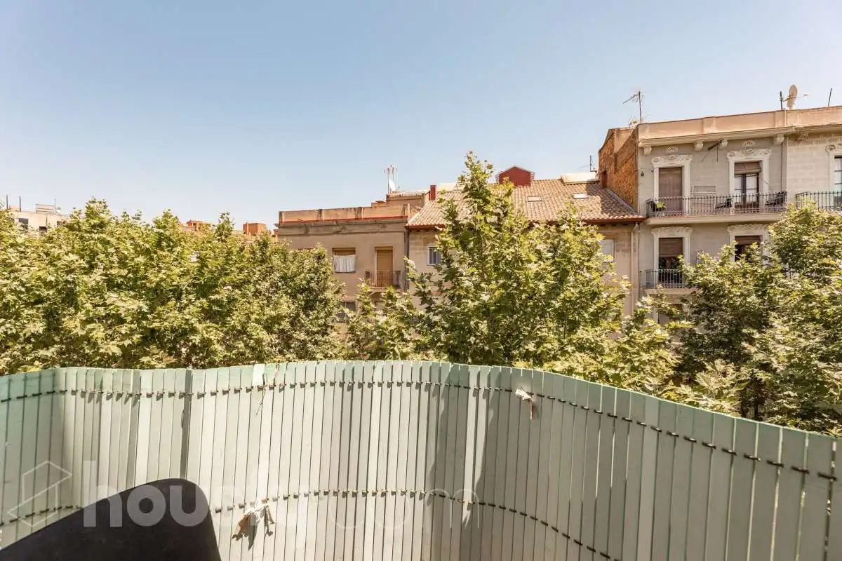 Exterior view of Flat for sale in Cornellà de Llobregat  with Balcony