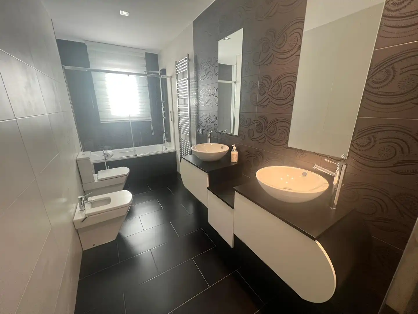 Baño de Casa adosada en venta en Carrión de Calatrava con Aire acondicionado, Calefacción y Jardín privado