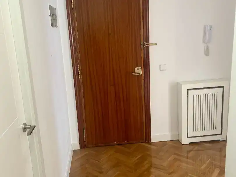 Schlafzimmer von Wohnung zur Miete in  Madrid Capital mit Klimaanlage und Balkon