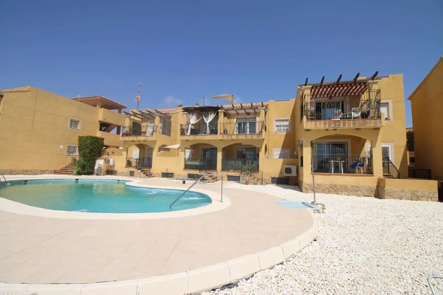Vista exterior de Apartament en venda en Cuevas del Almanzora amb Aire condicionat, Calefacció i Piscina
