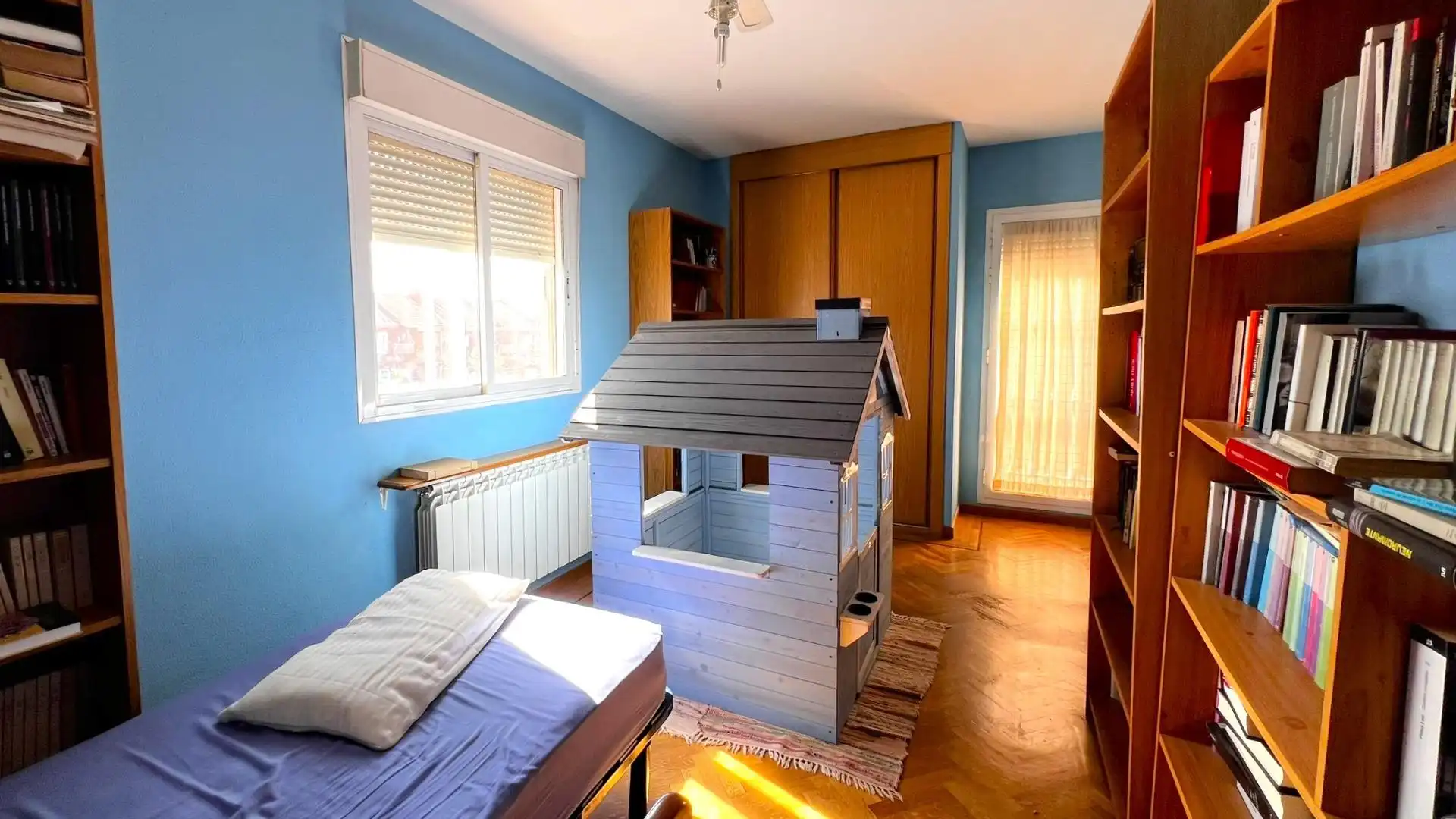 Habitación de Casa adosada en venta en Rivas-Vaciamadrid con Aire acondicionado, Calefacción y Jardín privado