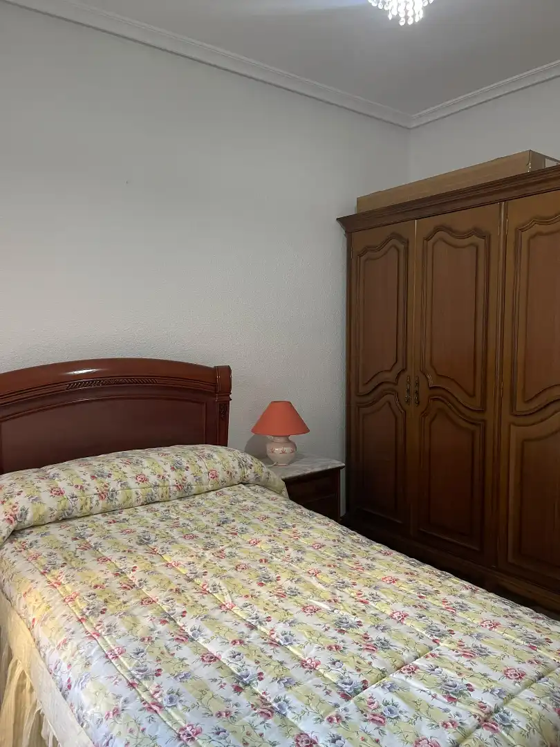 Habitación de Piso en venta en Miralvalle - Av. Virgen del Puerto - La Data 
