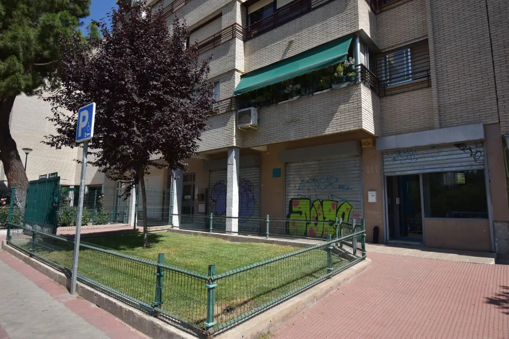 Exterior view of Commercial properties for rent in Madrid
