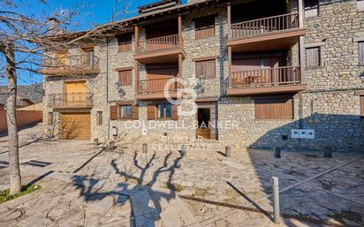 Vista exterior de Apartament en venda en Bellver de Cerdanya amb Calefacció