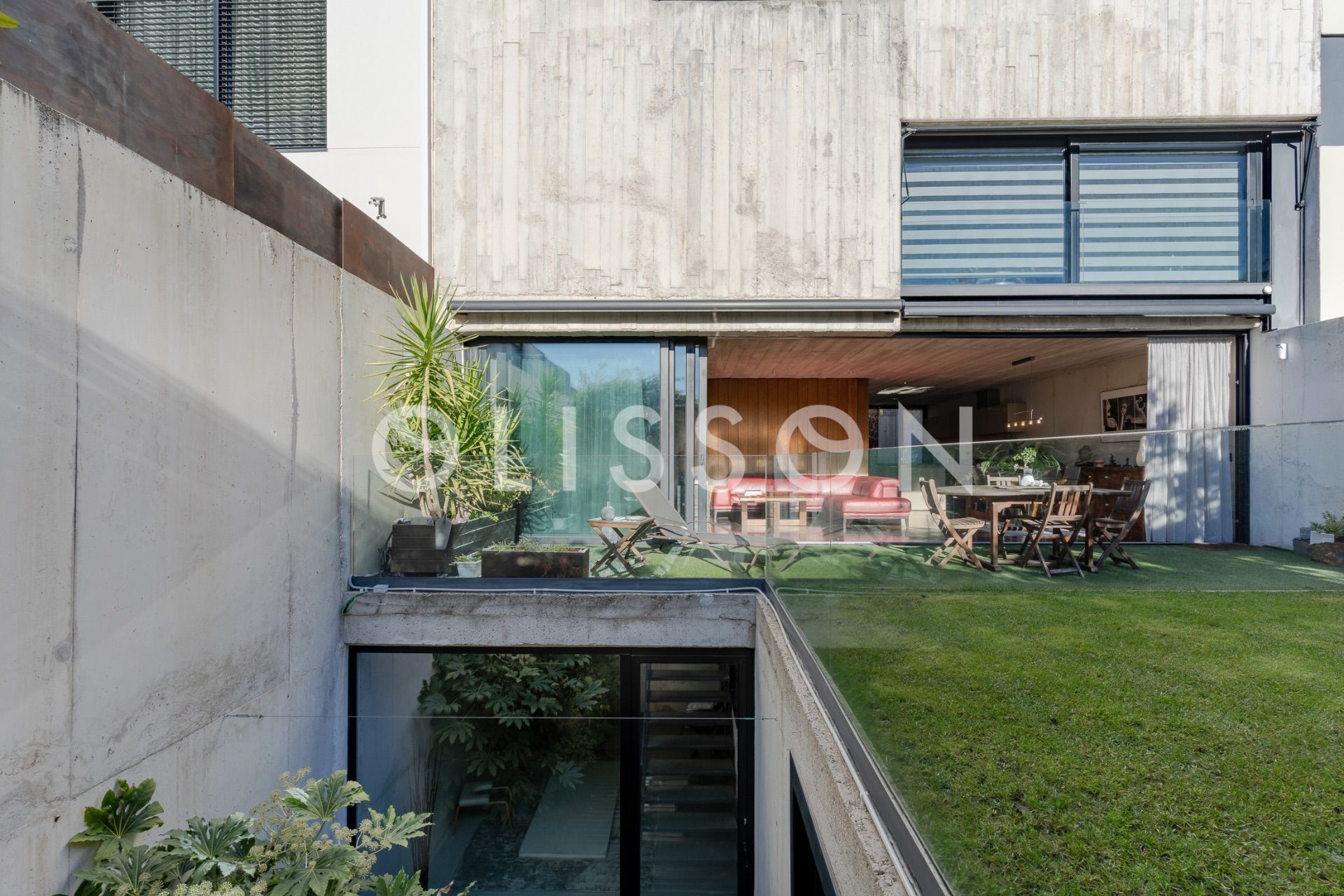 Terrassa de Casa o xalet en venda en  Madrid Capital amb Aire condicionat, Calefacció i Jardí privat