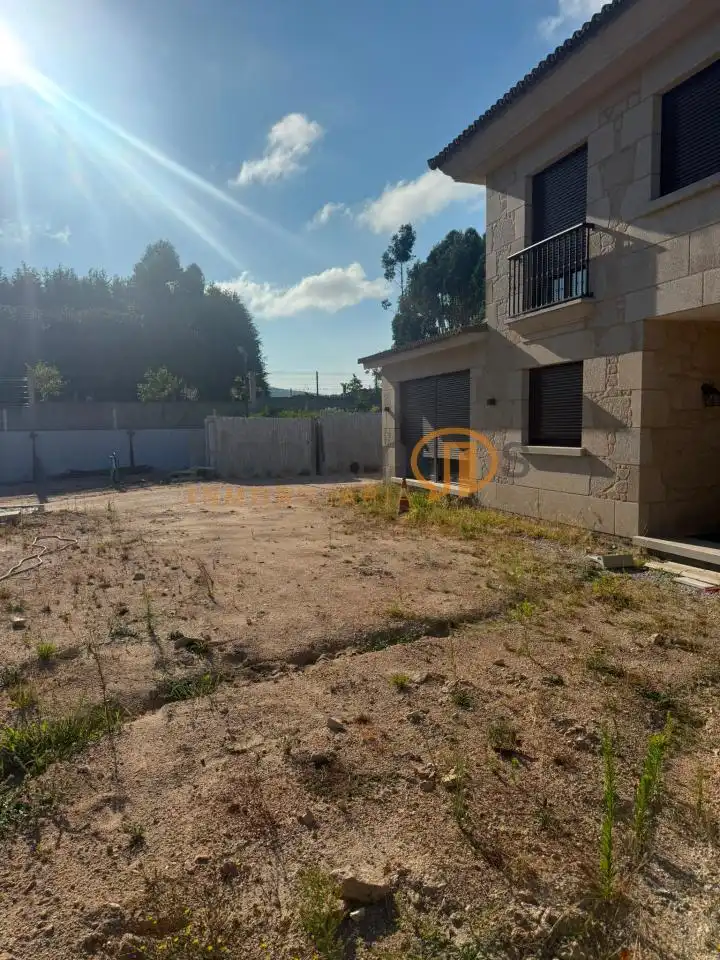 Casa o chalet en venta en Vilanova de Arousa con Calefacción, Jardín privado y Terraza
