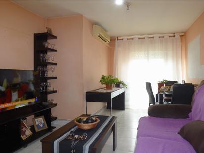 Living room of Flat for sale in Alcorcón  with Air Conditioner, Terrace and Balcony