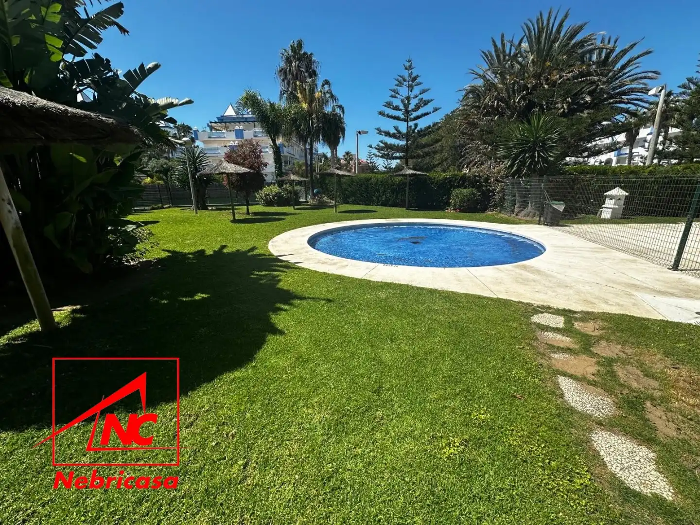 Jardín de Piso de alquiler en Rota con Terraza, Piscina y Amueblado