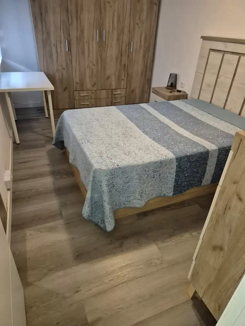Dormitori de Pis en venda en Jaén amb Aire condicionat, Moblat i Balcó