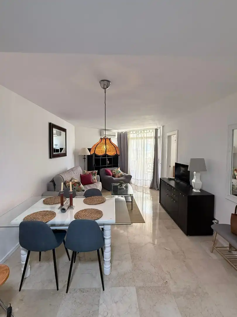 Sala d'estar de Apartament de lloguer en Marbella amb Aire condicionat, Calefacció i Terrassa