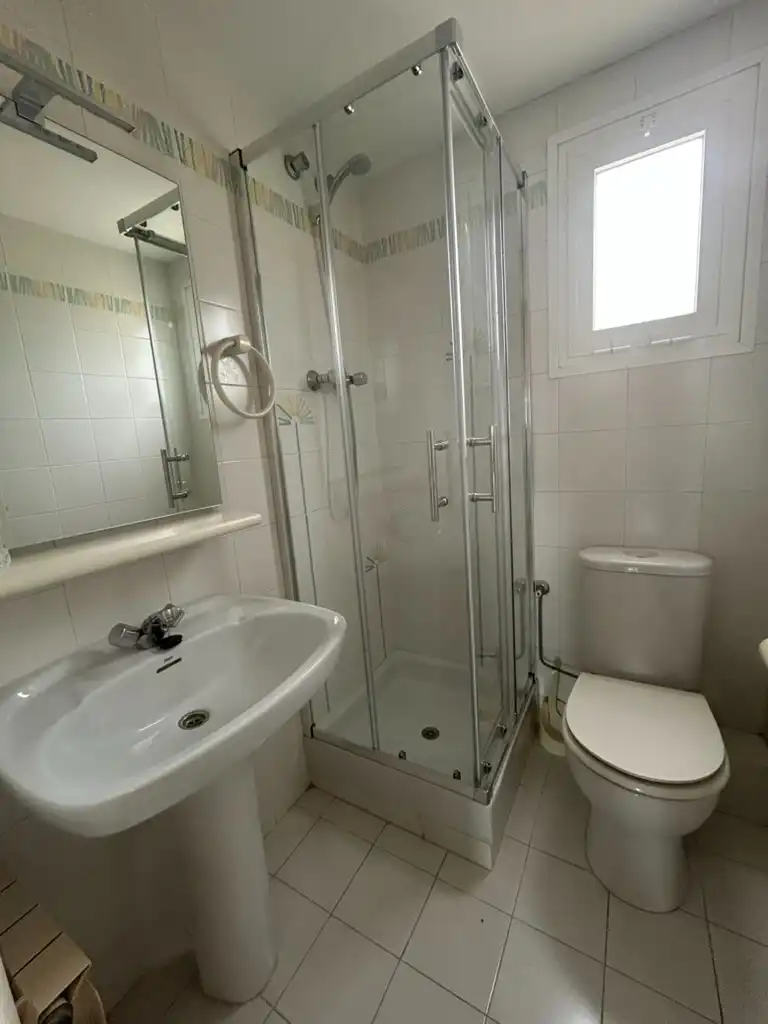 Baño de Piso de alquiler en Sant Vicenç de Montalt con Aire acondicionado, Calefacción y Terraza