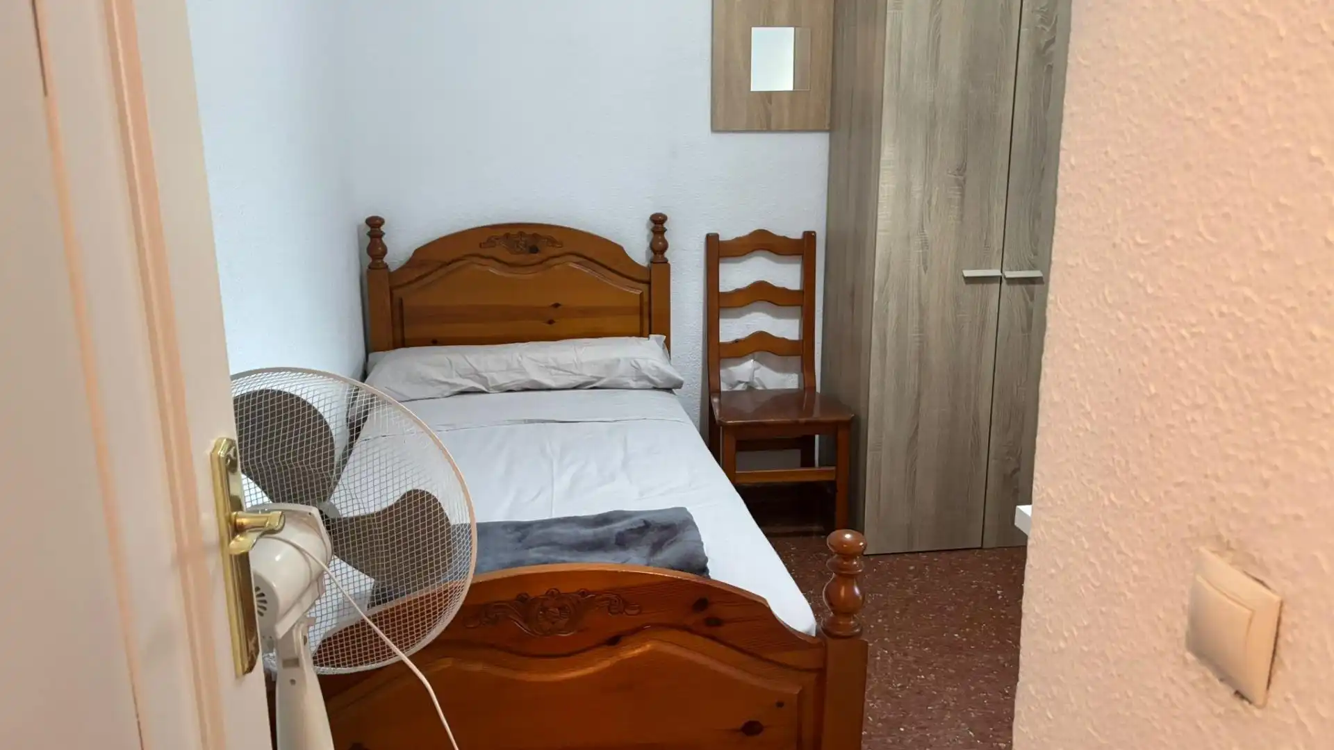 Bedroom of Flat for sale in Sevilla  with Air Conditioner, Private garden and Furnished