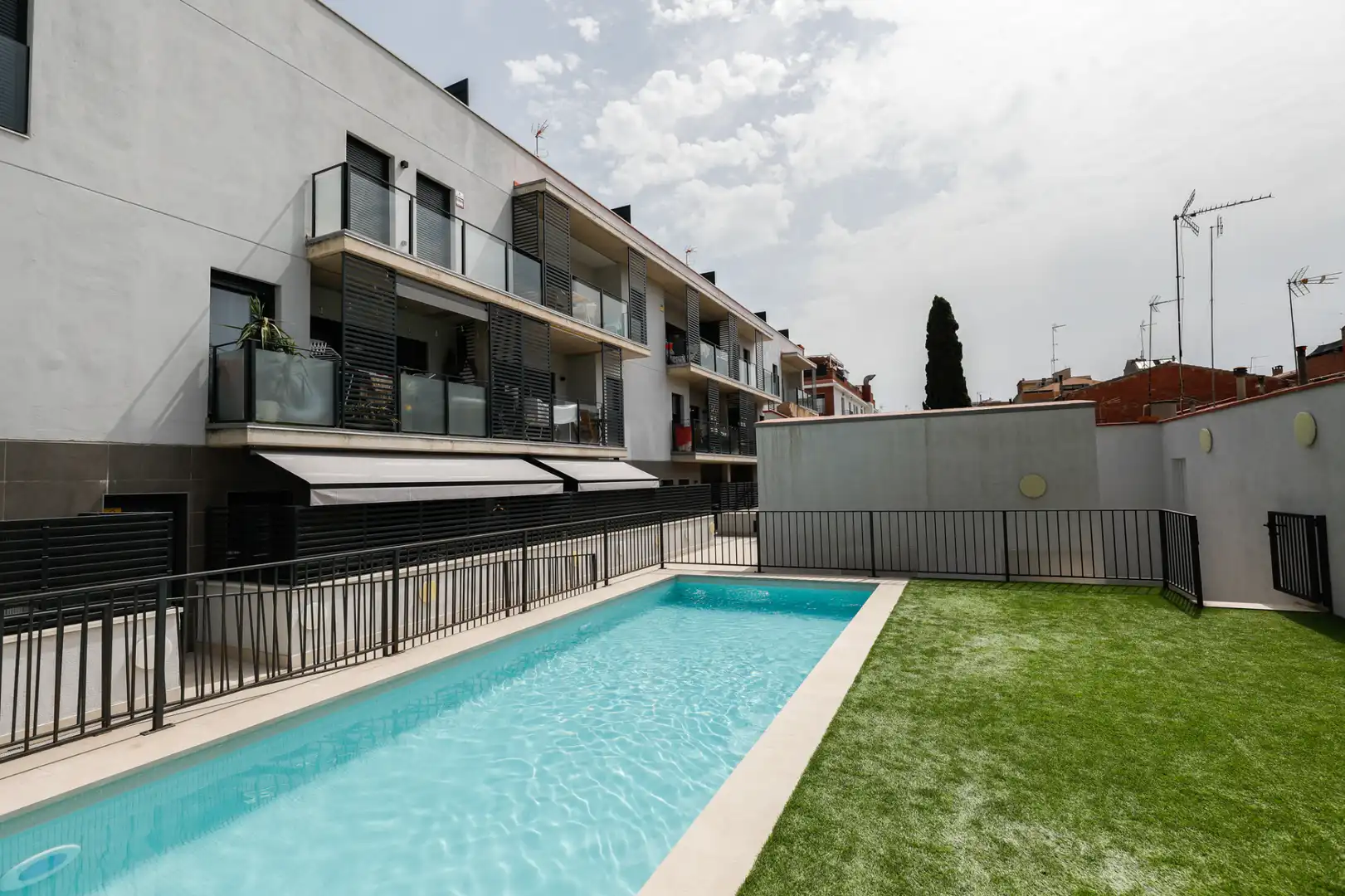 Piscina de Piso en venta en Granollers con Aire acondicionado, Jardín privado y Terraza