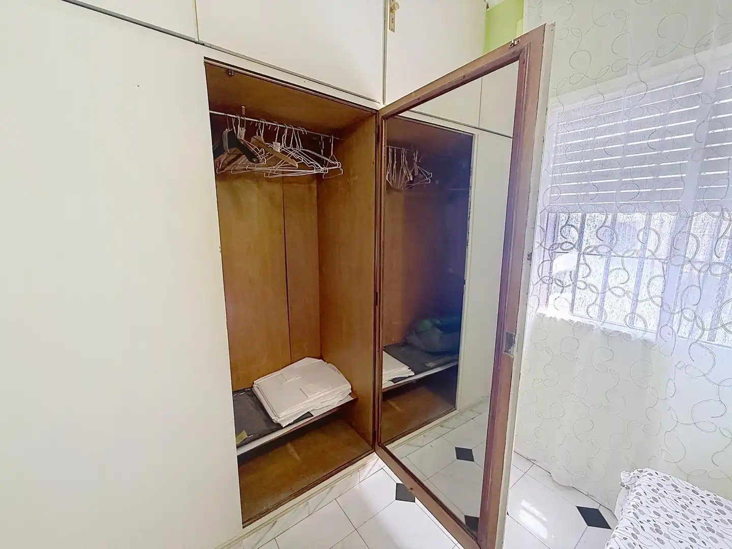 Bedroom of Flat for sale in Sevilla  with Air Conditioner, Terrace and Furnished