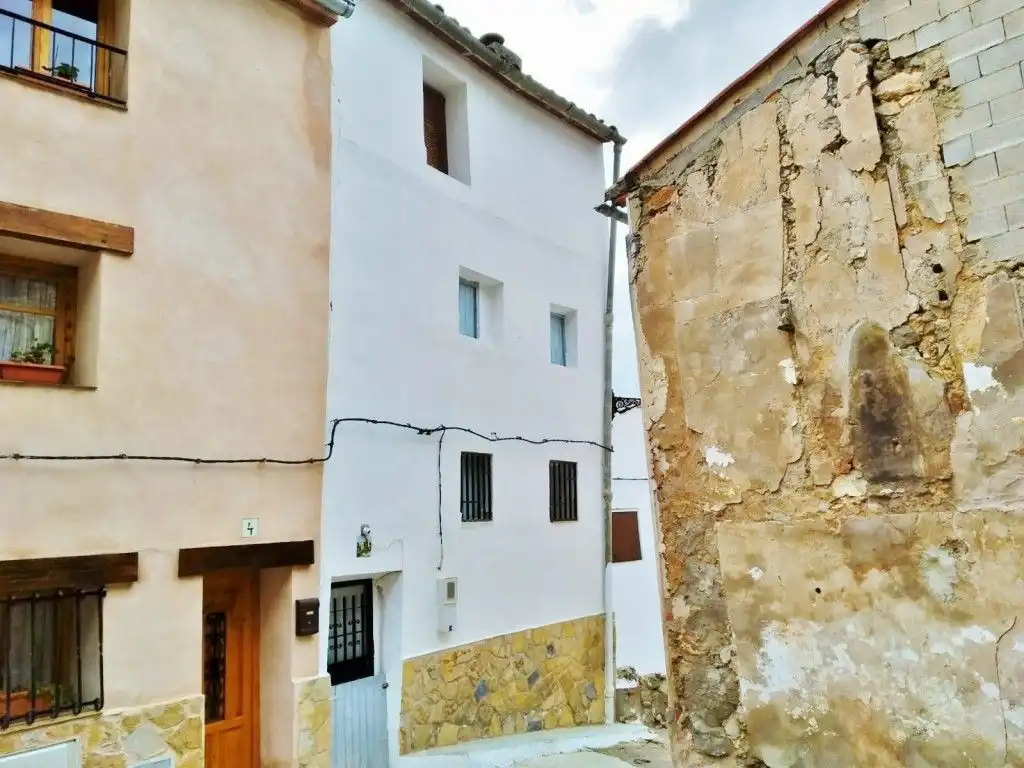 Vista exterior de Casa o chalet en venta en Andilla con Horno, Lavadora y TV