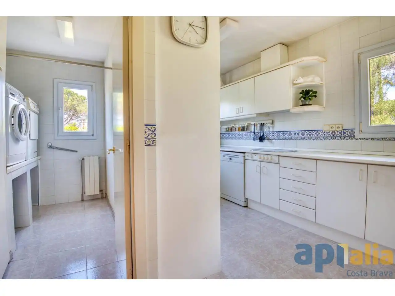 House with pool for sale in Avenida del Canigó, imagen 22
