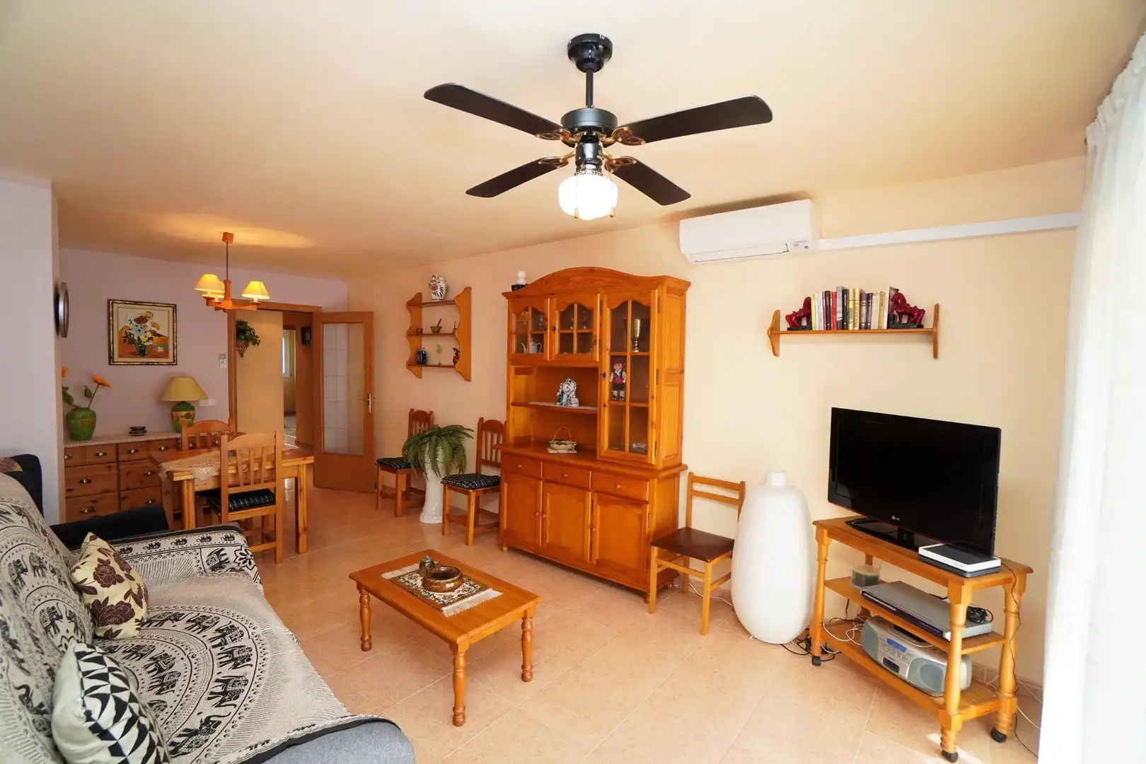 Sala de estar de Piso en venta en Torredembarra con Aire acondicionado, Calefacción y Terraza