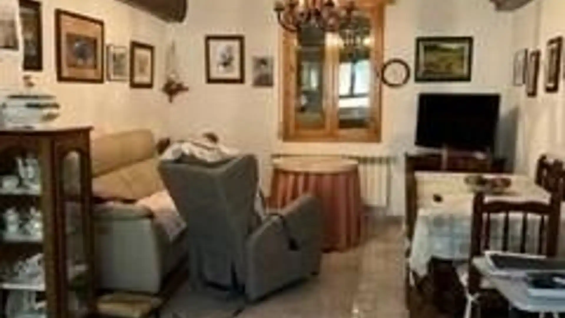 Sala de estar de Finca rústica en venta en Baños de Ebro / Mañueta con Trastero, Amueblado y Balcón