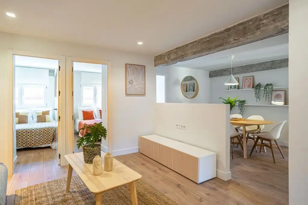 Room in Calle del Arroyo, 30, Valdeacederas