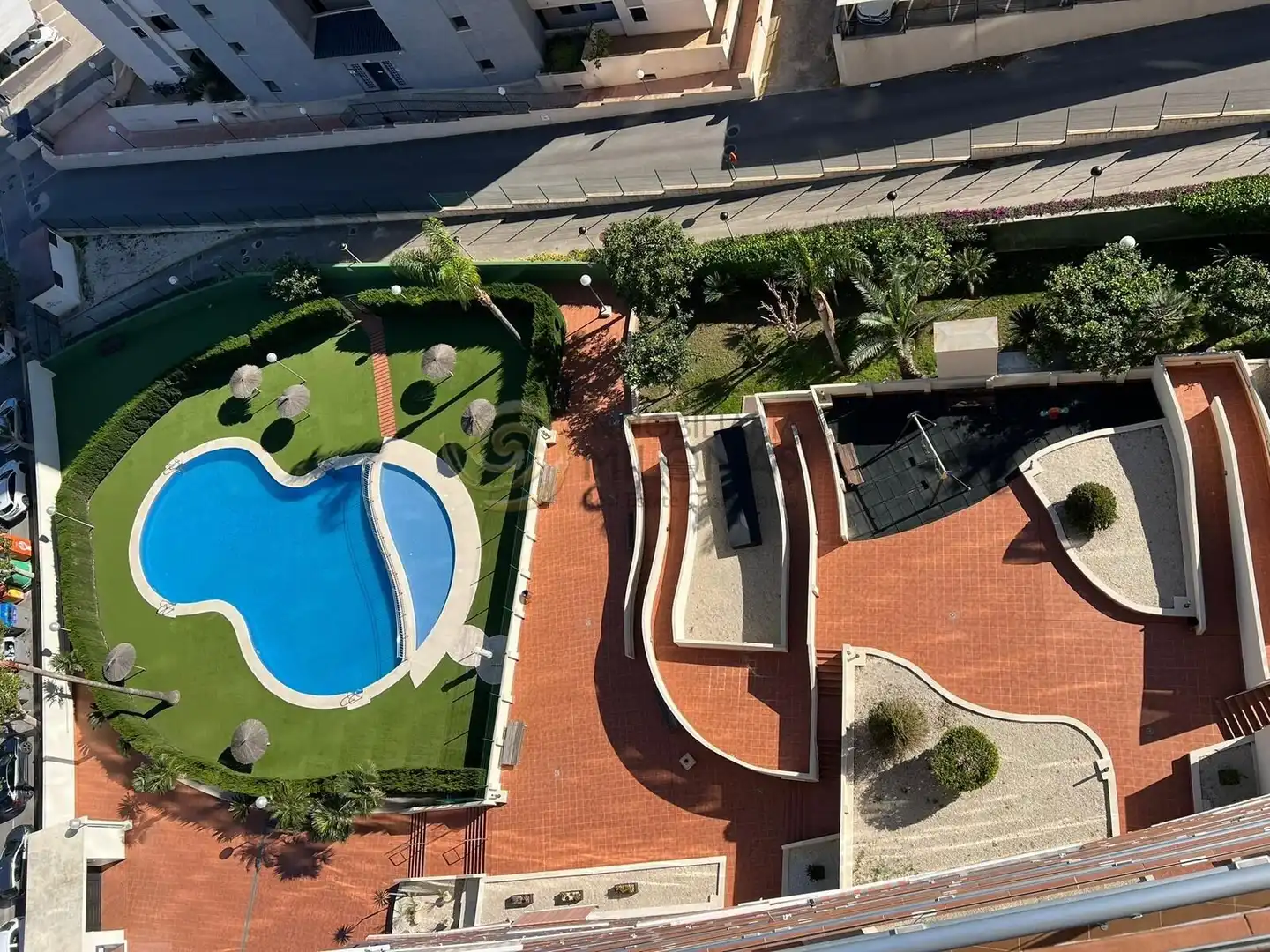 Piscina de Àtic en venda en Villajoyosa / La Vila Joiosa amb Aire condicionat, Terrassa i Piscina comunitària