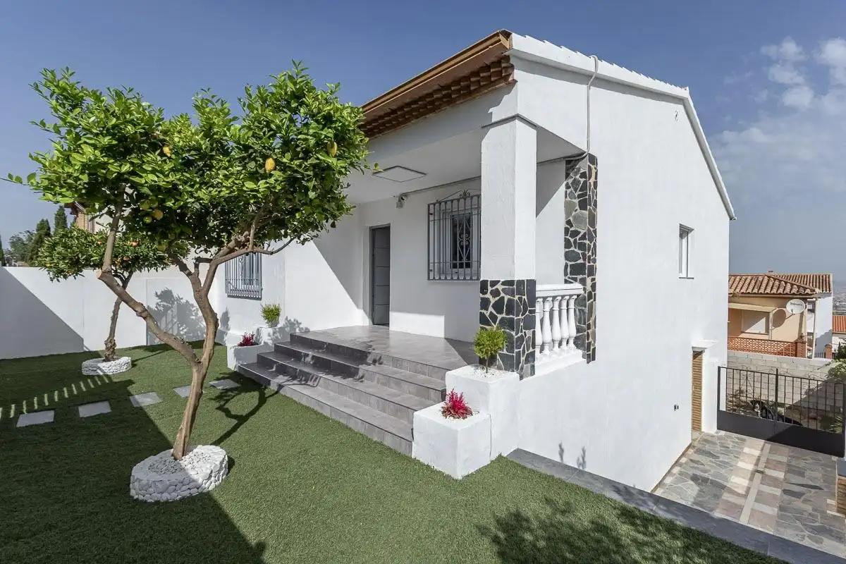 Detached house for sale in Calle Harales