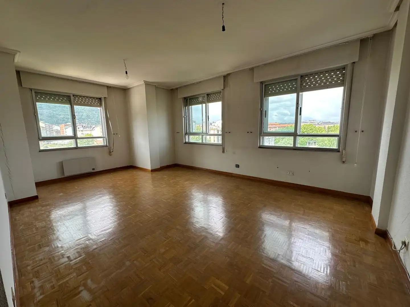 Sala d'estar de Pis en venda en Ponferrada amb Calefacció