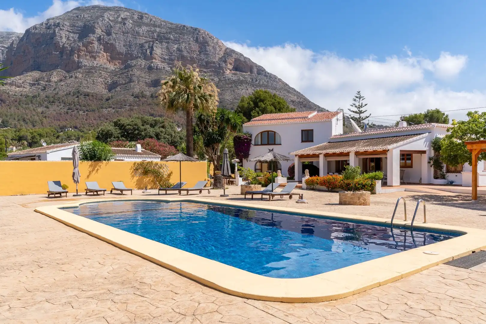 Exterior view of Houses for sale in Jávea / Xàbia  with Air Conditioner, Heating and Private garden